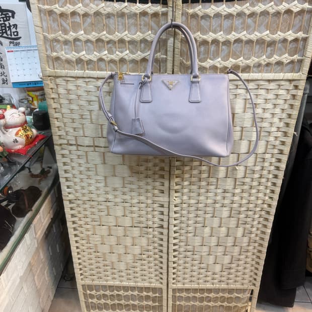 정품 프라다 사피아노 럭스 더블집 2way백 팝니다