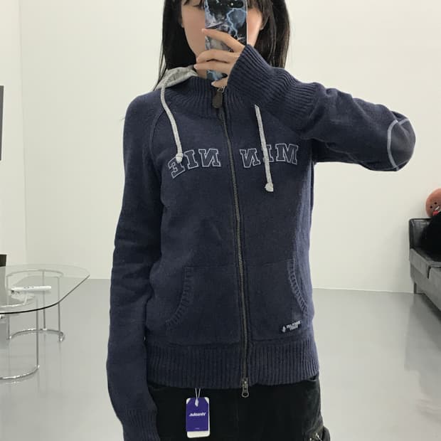 디즈니랜드 리조트 미니 마우스 집업 스웨터