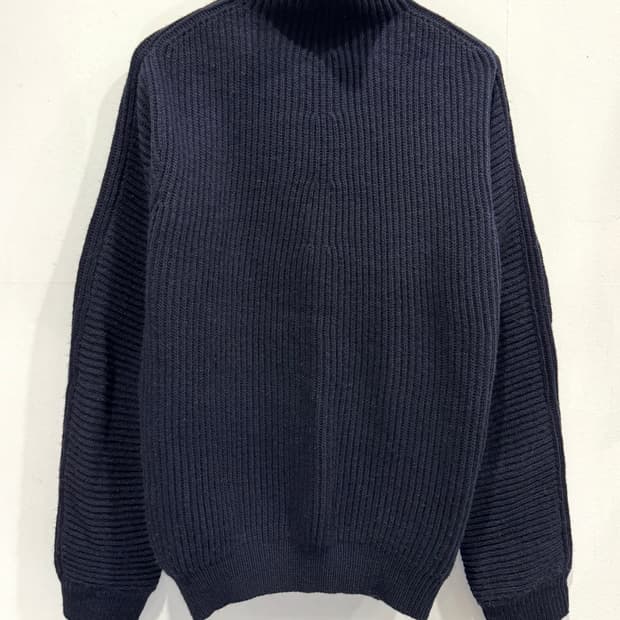 아크네 스튜디오 Niagara 터틀넥 니트