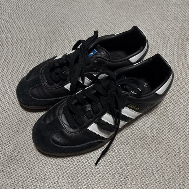 아디다스 삼바 검흰