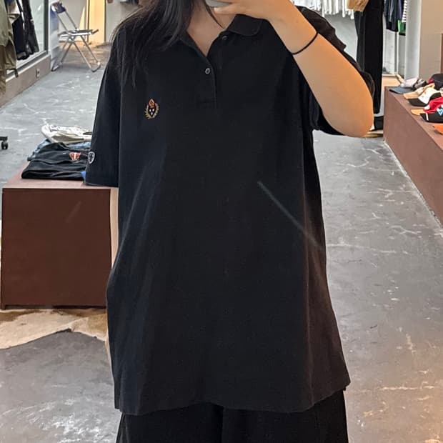 헤리티지플로스 크레스트 자수 블랙 카라 반팔 H2951