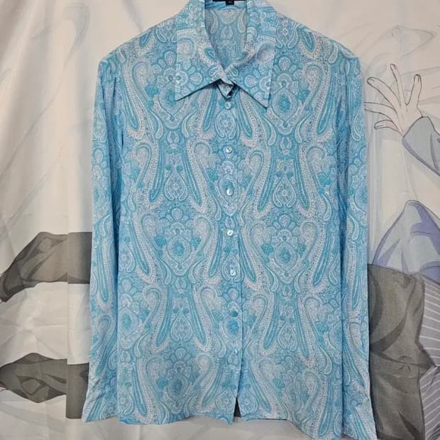 버버리  실크 블라우스