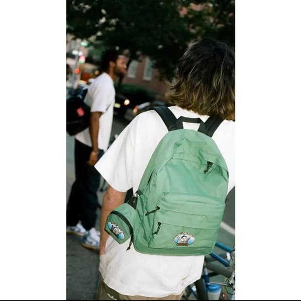 슈프림 21ss 뱀파이어 코듀라 백팩 그린