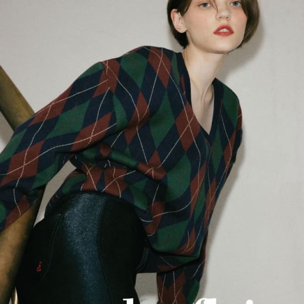 오버듀플레어 클래식 아가일 니트 네이비