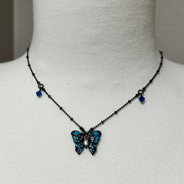 🦋 Anna Sui 버터플라이 네크리스 – 블랙 & 블루