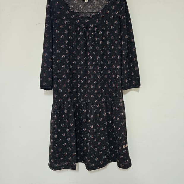 써스데이아일랜드  진갈색 7부  원피스 M.