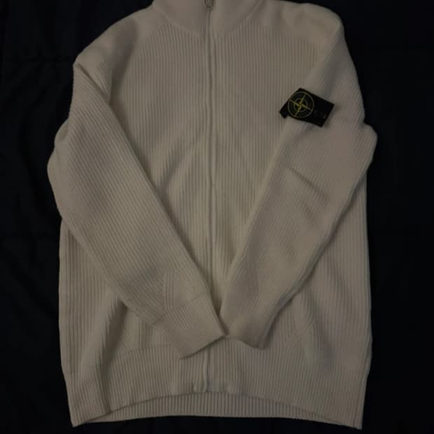 스톤아일랜드 니트 집업 아이보리