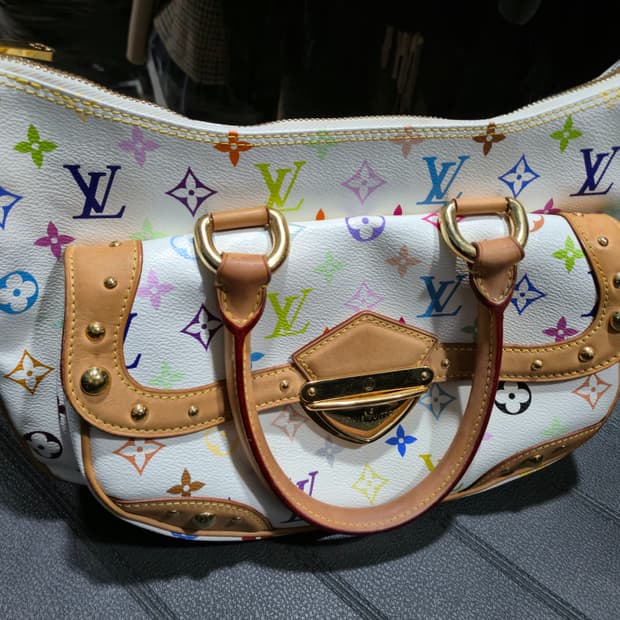 루이비통 화이트 리타 토트백