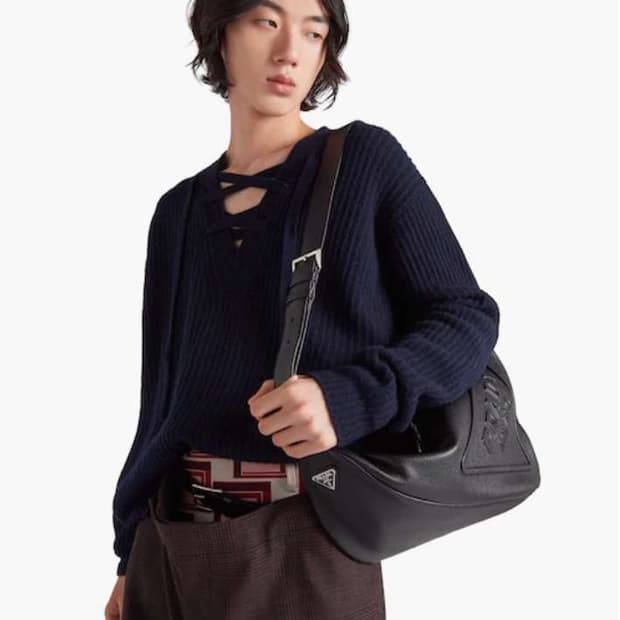 프라다 트라이앵글백 라지