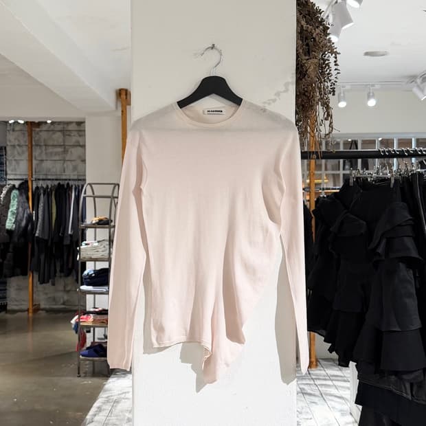 질샌더 핑크 언발란스 롱 슬리브 니트