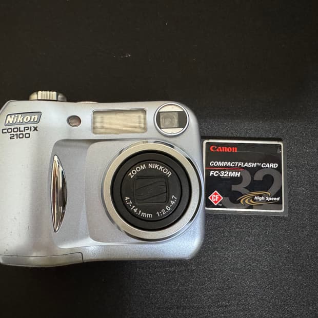 [사쿠라 디카]니콘 쿨픽스 2100