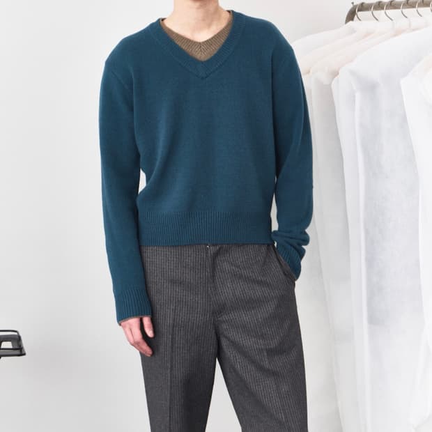 1) 웨이비니스 더블 레이어드 브이넥 니트 터콰이즈 브라운