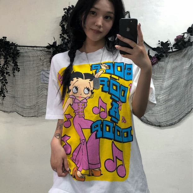 베티붑 프린팅 오버 반팔 티