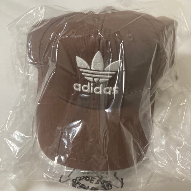 아디다스 불꽃마크 갈색 자수 볼캡 브라운 야구모자 (새상품)