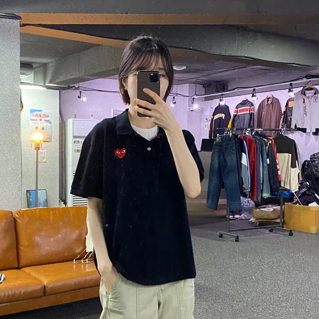 꼼데가르송 레드 와펜 블랙 카라 반팔티 B4730