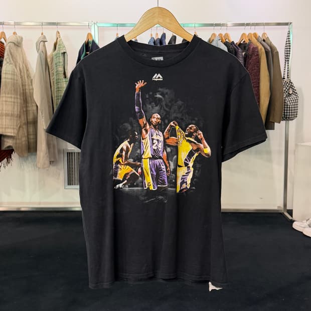 [M] 코비브라이언트 어메이징헤프닝 티셔츠 