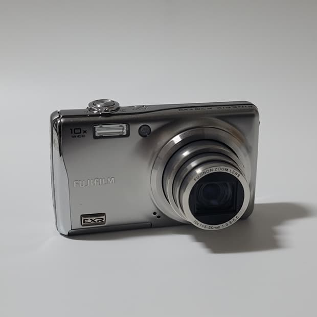후지필름 파인픽스 f70exr 실버 아일릿 원희 디카