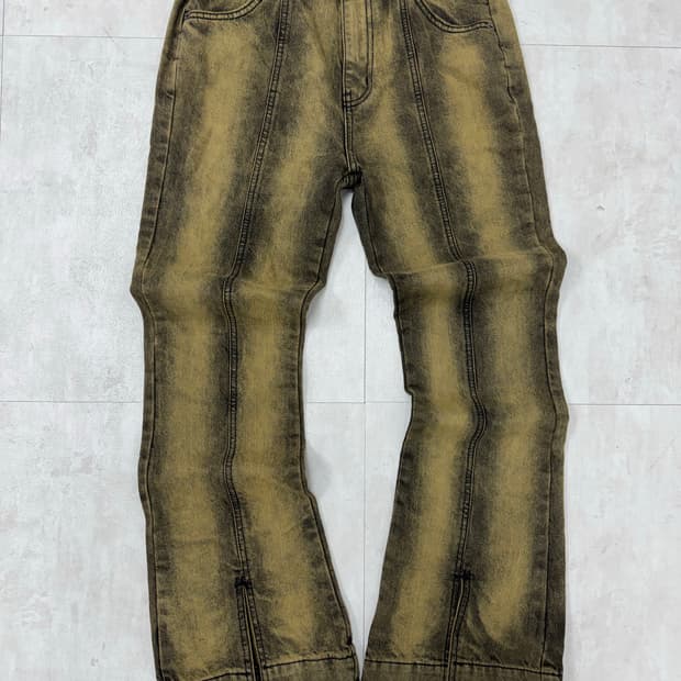 •유니크 워싱 부츠컷 절개 데님 팬츠