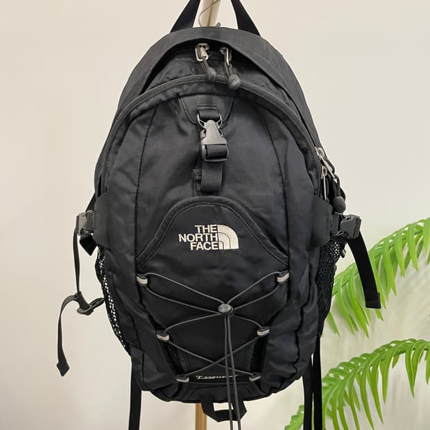 노스페이스 Essential(20L) 백팩