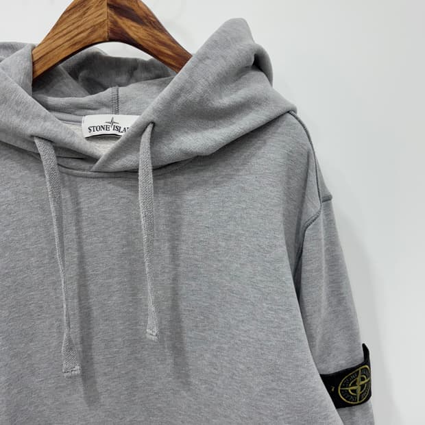(M) Stone Island 와펜 패치 후드 스웨트셔츠