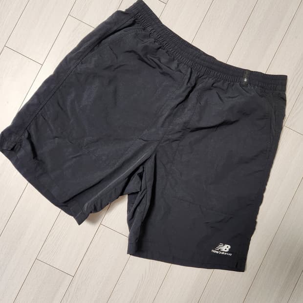 뉴발란스 N 트리퍼팬츠 4.0_4.5부 NBNVB28013 남녀공용 반바