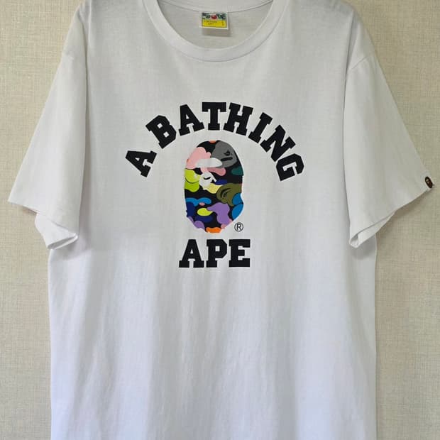 베이프 NEW MULTI CAMO COLLEGE TEE