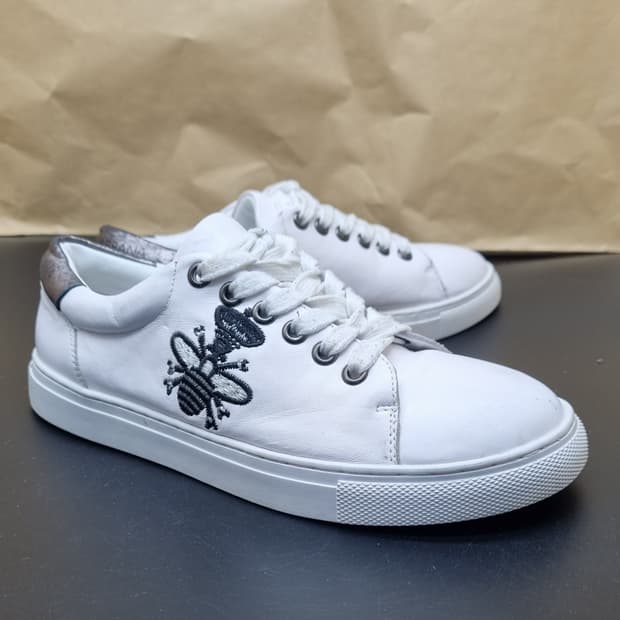 돌체앤가바나 꿀벌 가죽스니커즈 230