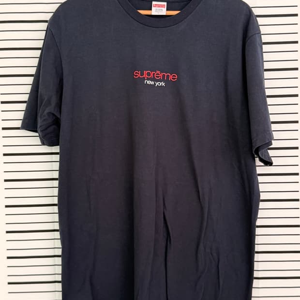 슈프림(SUPREME) 클래식 로고 반팔 22ss