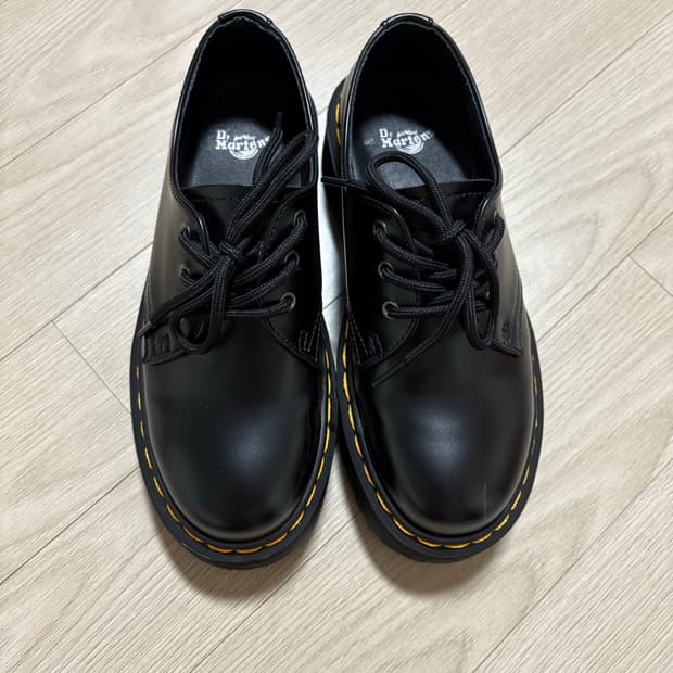 닥터마틴 쿼드 블랙 240
