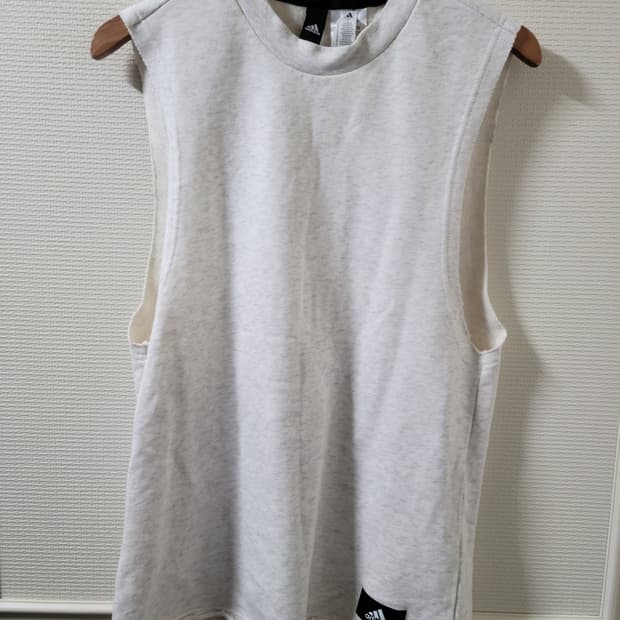 아디다스 회색 코튼 면 민소매 슬리브리스 티셔츠 M 사이즈