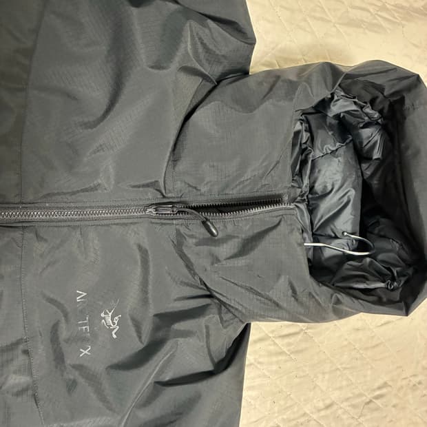 아크테릭스 리프 콜드 후디 2.1 블랙 M 팝니다