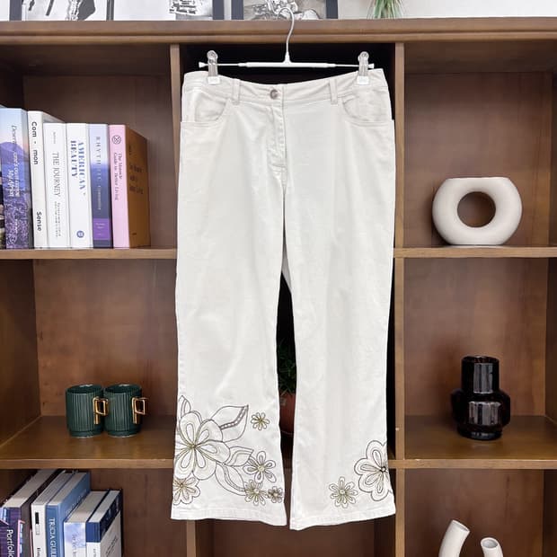 mori flower embroidery point capri pants