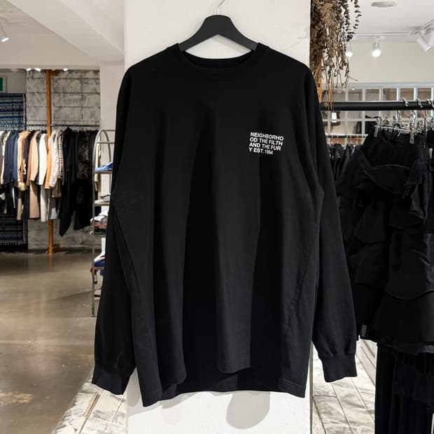 네이버후드 블랙 민트 레터링 롱 슬리브 티셔츠
