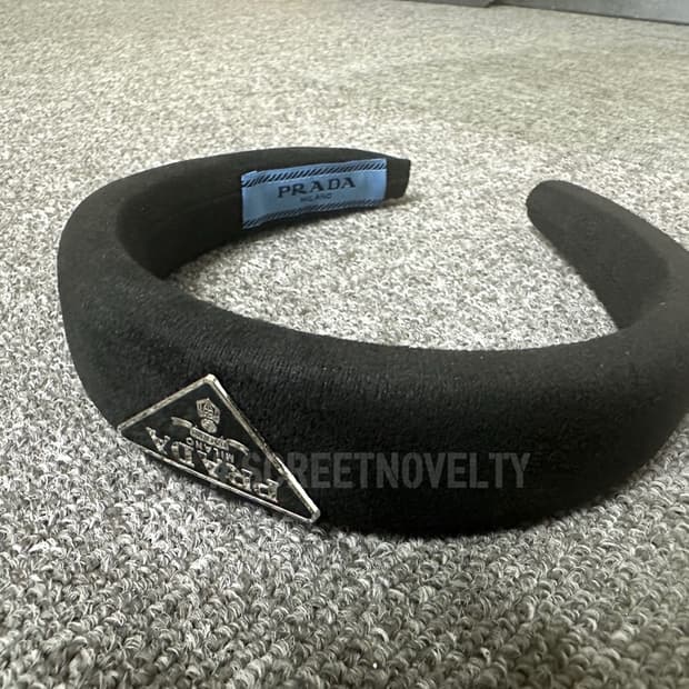 프라다 헤어밴드 블랙