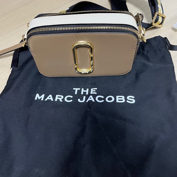 마크 제이콥스 스냅샷 카메라백