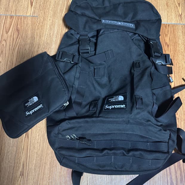 슈프림 노스페이스 스팁테크 백팩