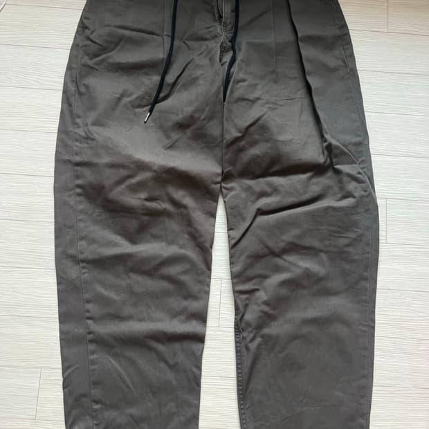 BSRABBIT 배기 코튼팬츠 다크 카키