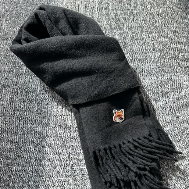 메종키츠네 폭스헤드 블랙 울 머플러