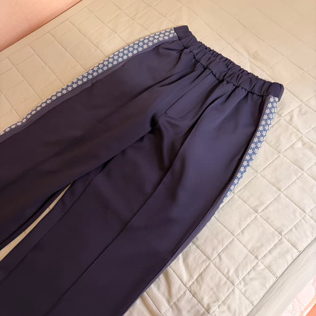 999휴머니티 네이비 트랙팬츠 3사이즈