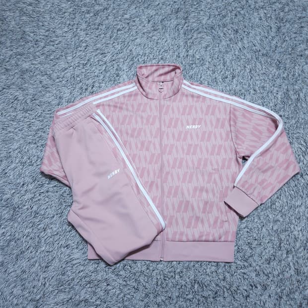 널디) S(실측L~XL) 여자 모노그램 트레이닝셋업 / 왕눈이샵