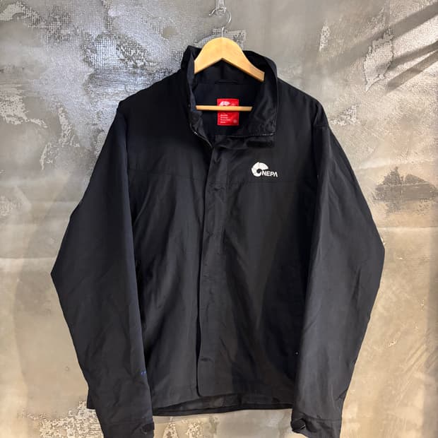 네파 블랙 바람막이 자켓