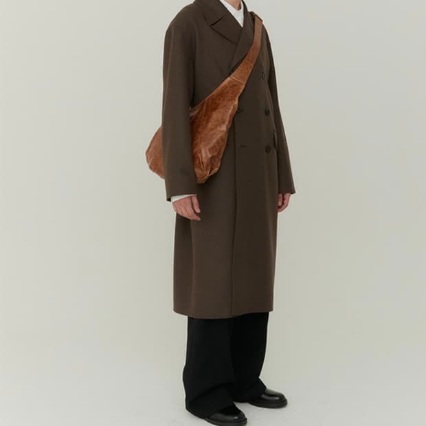 쿠어 하프 문 크로스 레더 토트백 (카멜)