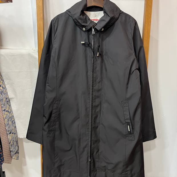 맥그리거 블랙 바람막이 후드자켓