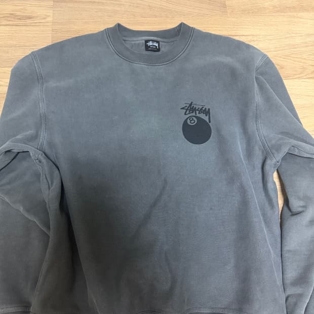 스투시 8볼 맨투맨 그레이