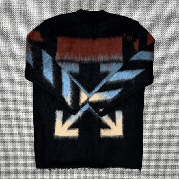 오프화이트 모헤어 니트