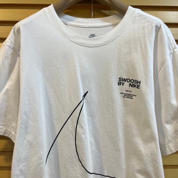 나이키 남성 화이트 스우시 반팔티셔츠