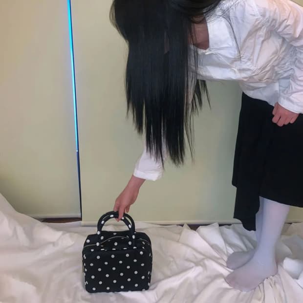 피치바스켓마켓 폴카 도트 백 블랙