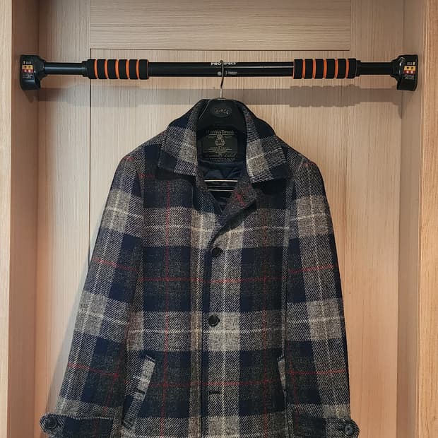 모옌 해리스트위드 체크 코트