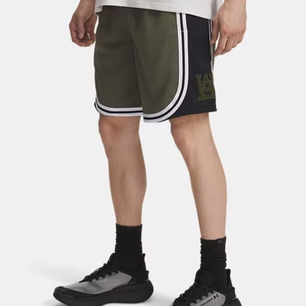 언더아머 메쉬 코트사이드 반바지 9인치 쇼츠 카키 블랙 L