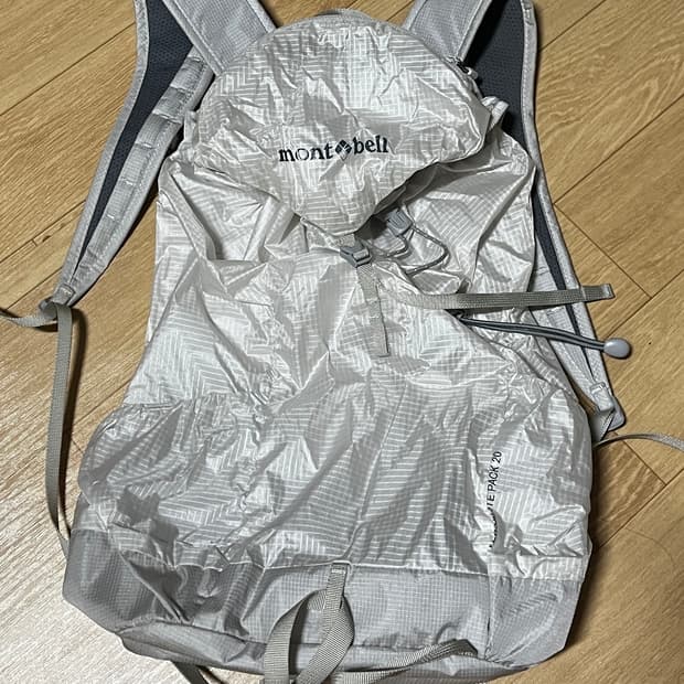 몽벨 버사라이트 20L 백팩